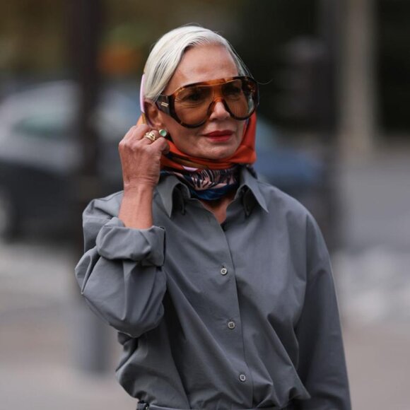 Bottega Veneta BV1345S 002 Shield Sunglasses - Havana/Brown - Picture 2 of 12